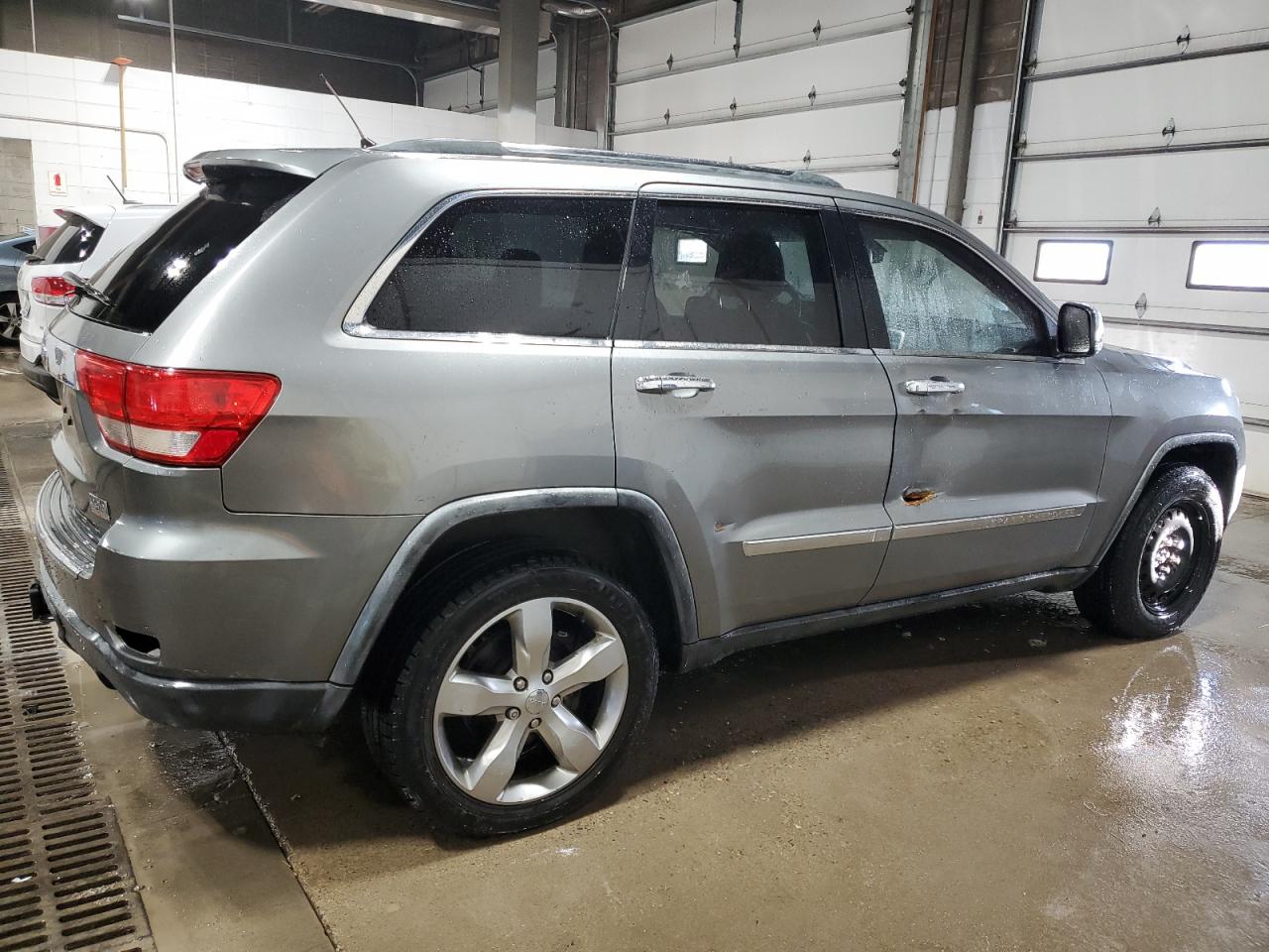 2011 Jeep Grand Cherokee - Image 3