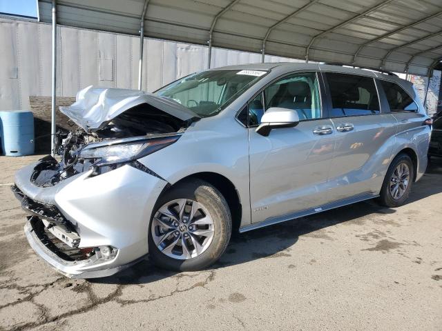 2021 Toyota Sienna Xle