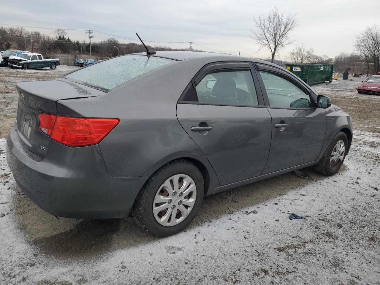 VIN KNAFU4A22D5727409 2013 KIA FORTE no.3