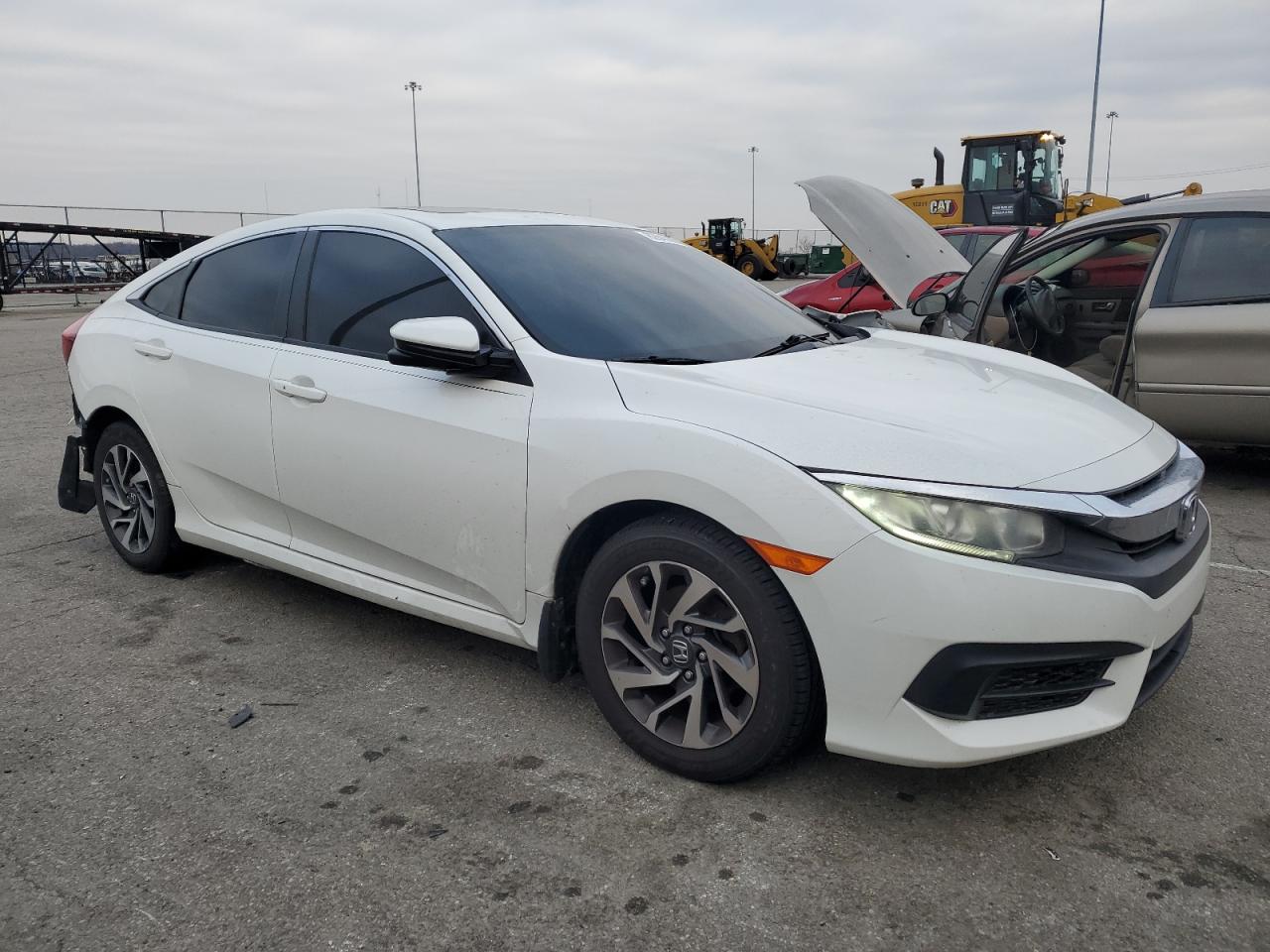 VIN 19XFC2F74GE068577 2016 HONDA CIVIC no.4