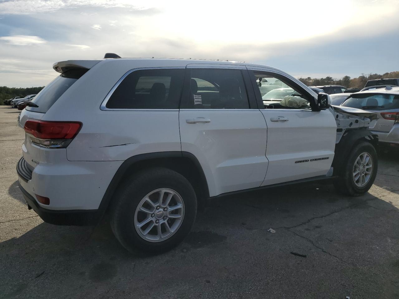 2019 Jeep Grand Cherokee - Image 3