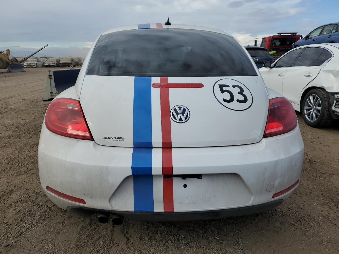 2012 Volkswagen Beetle - Image 6