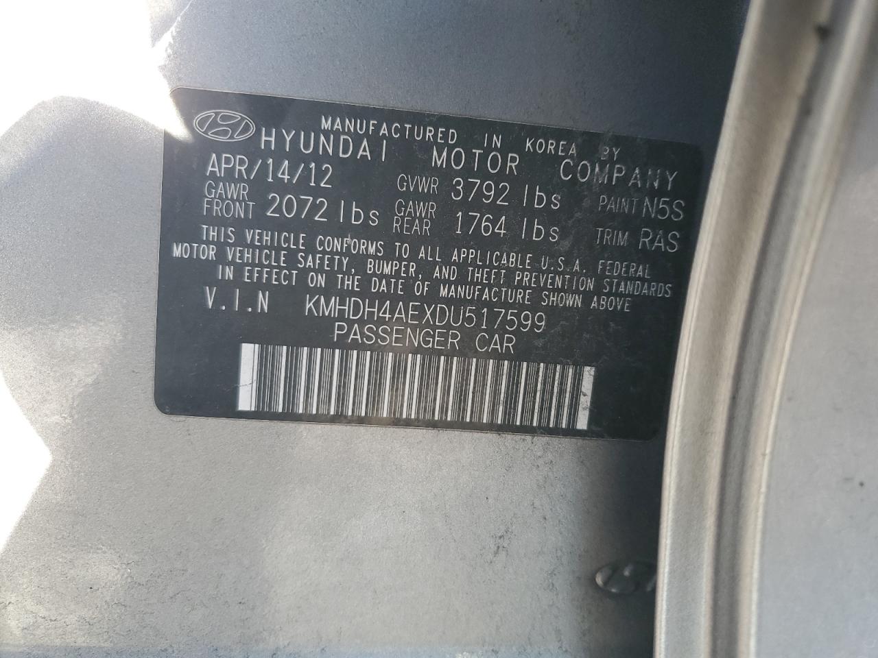 2013 Hyundai Elantra - Image 13