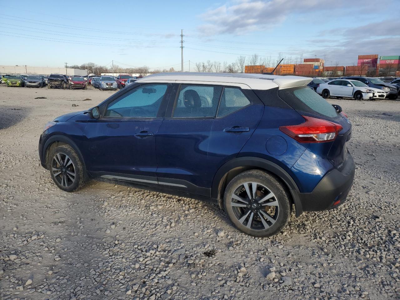 VIN 3N1CP5CU3KL568899 2019 NISSAN KICKS no.2