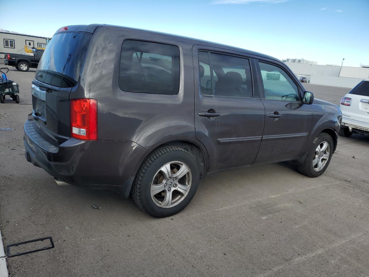 VIN 5FNYF3H56EB013637 2014 HONDA PILOT no.3