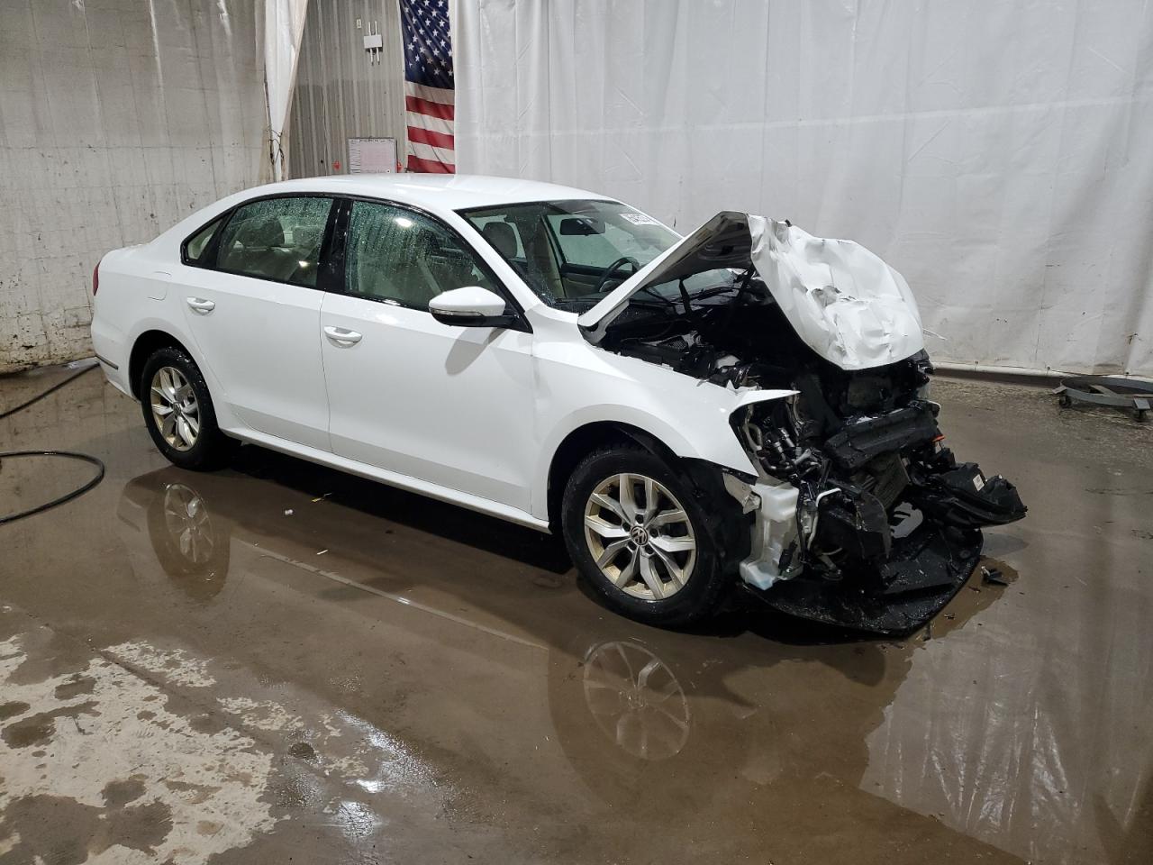 2018 Volkswagen Passat - Image 4