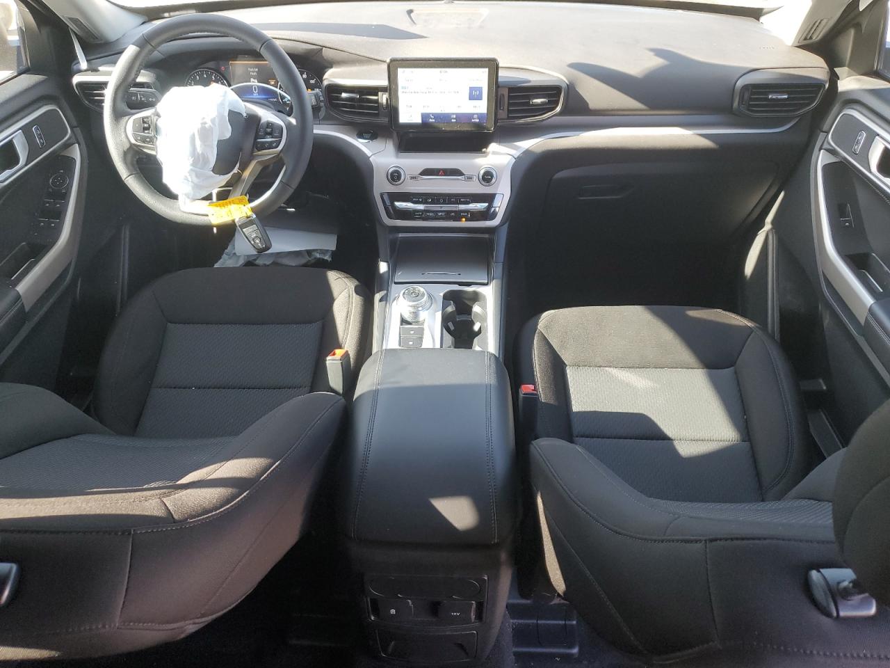 2023 Ford Explorer - Image 8