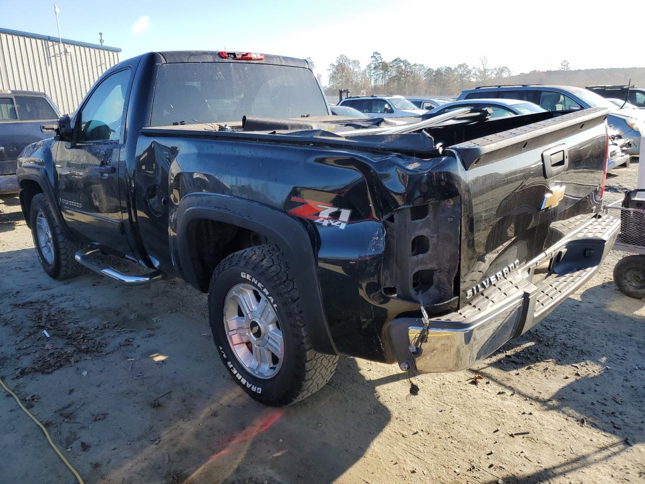 2007 Chevrolet Silverado - Image 2