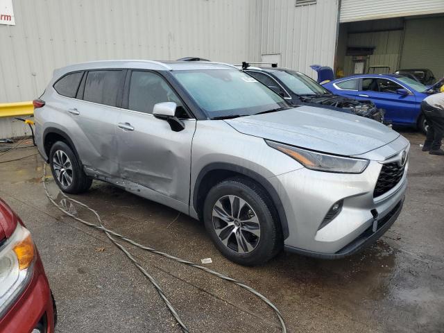  TOYOTA HIGHLANDER 2022 Silver