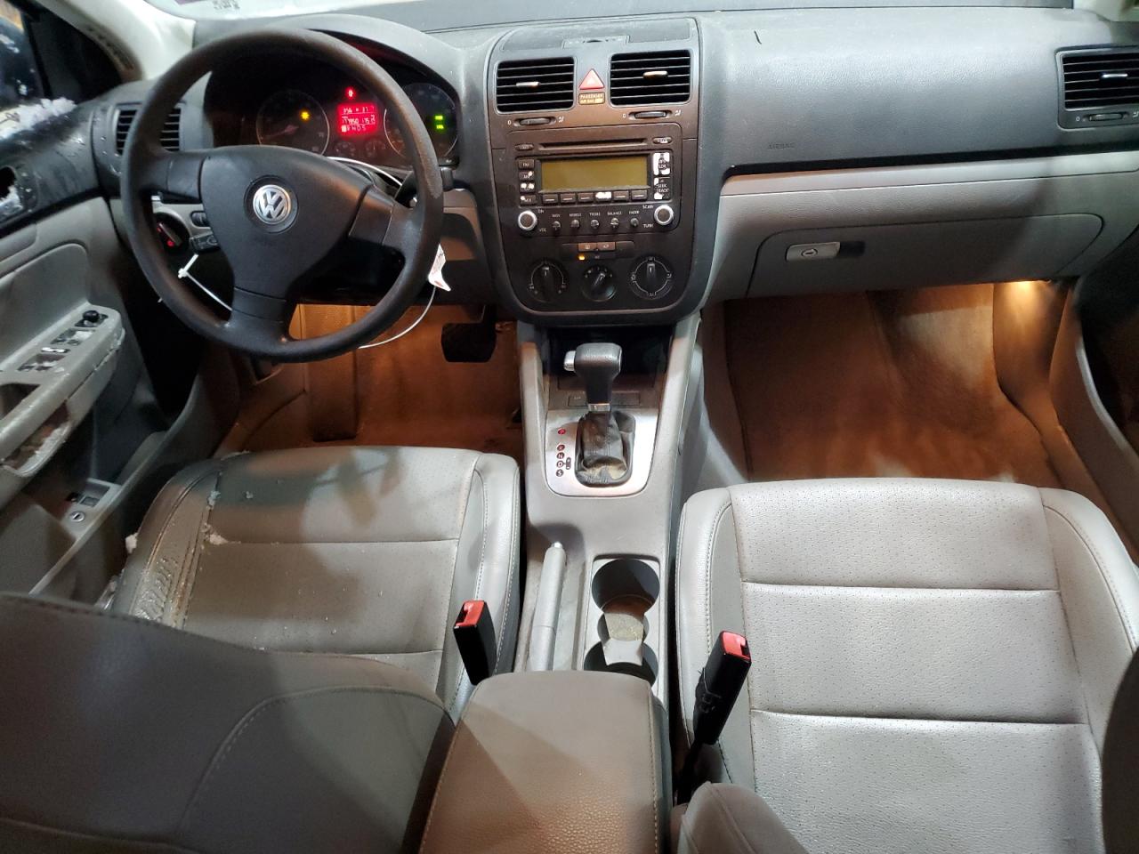 2006 Volkswagen Jetta - Image 8