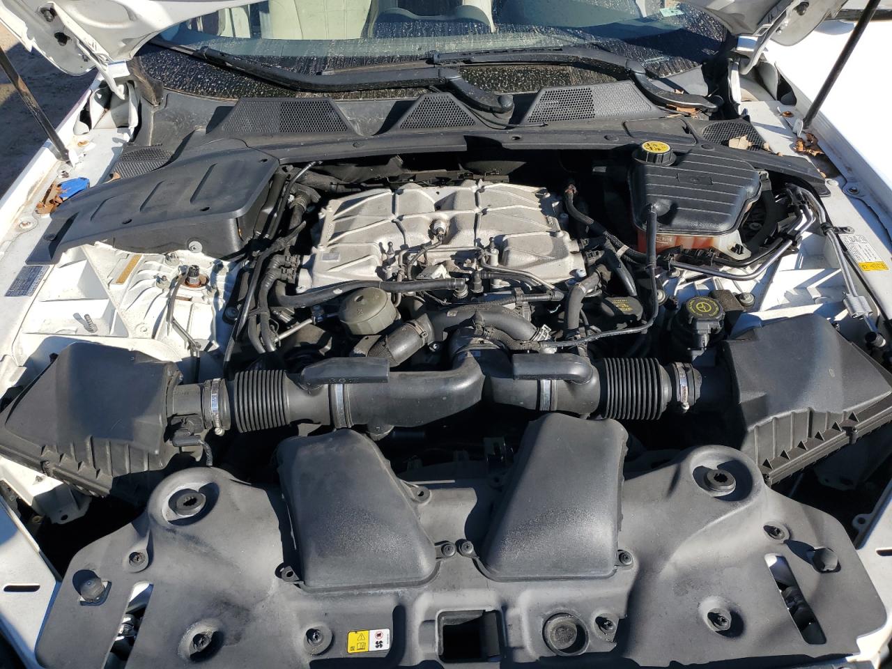 2013 Jaguar XJ - Image 11
