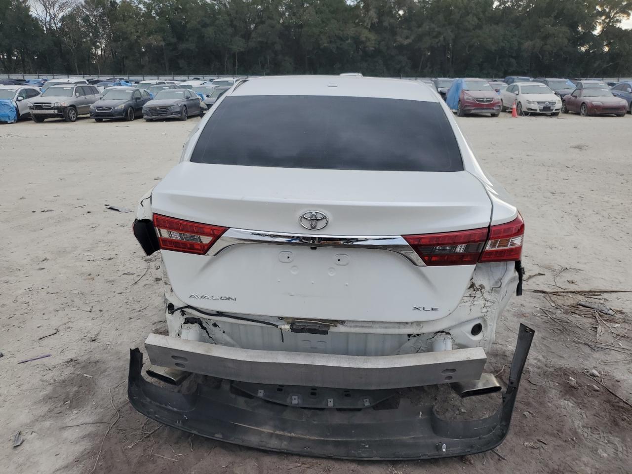 2016 Toyota Avalon - Image 6