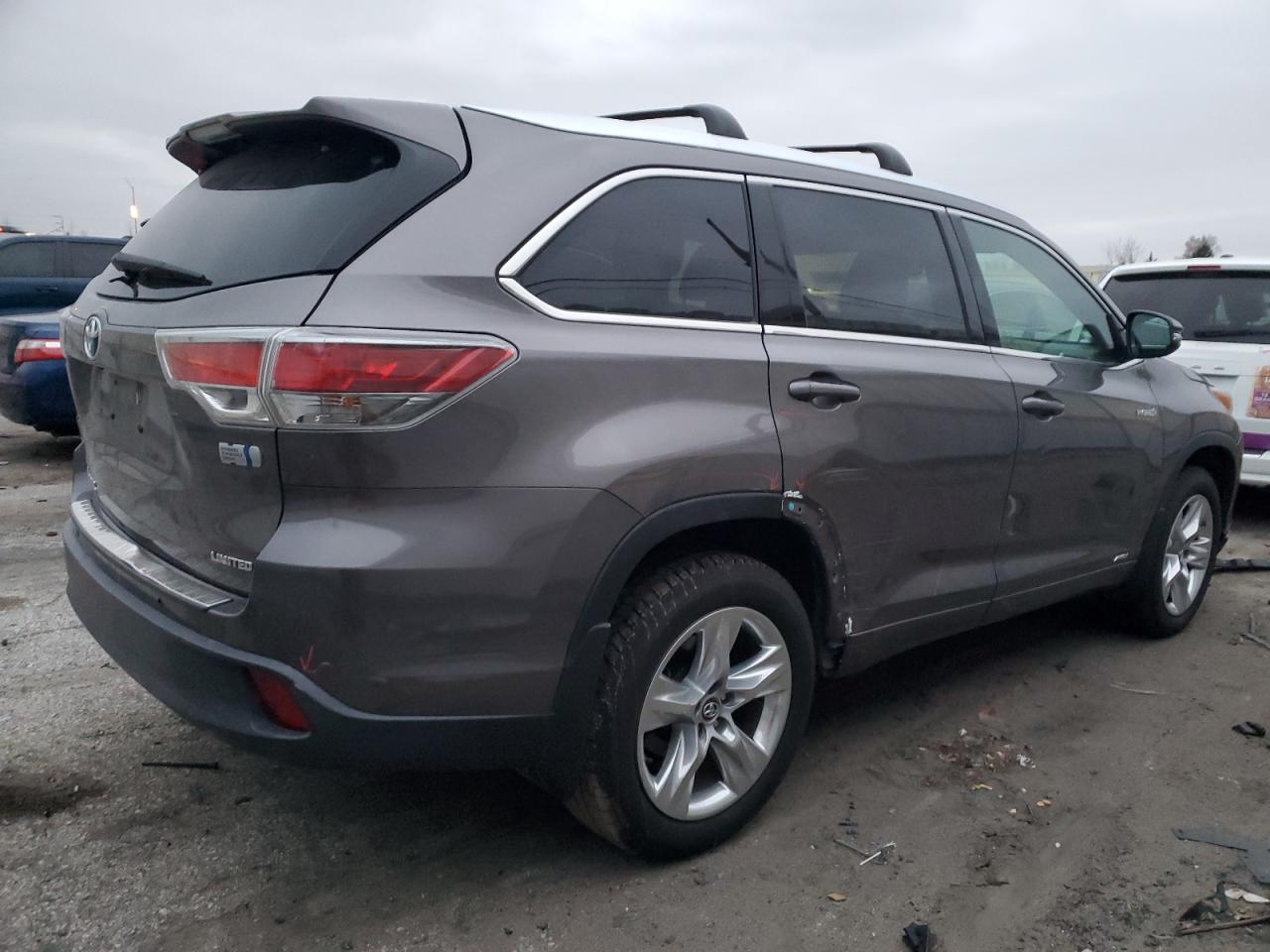 2016 Toyota Highlander - Image 3