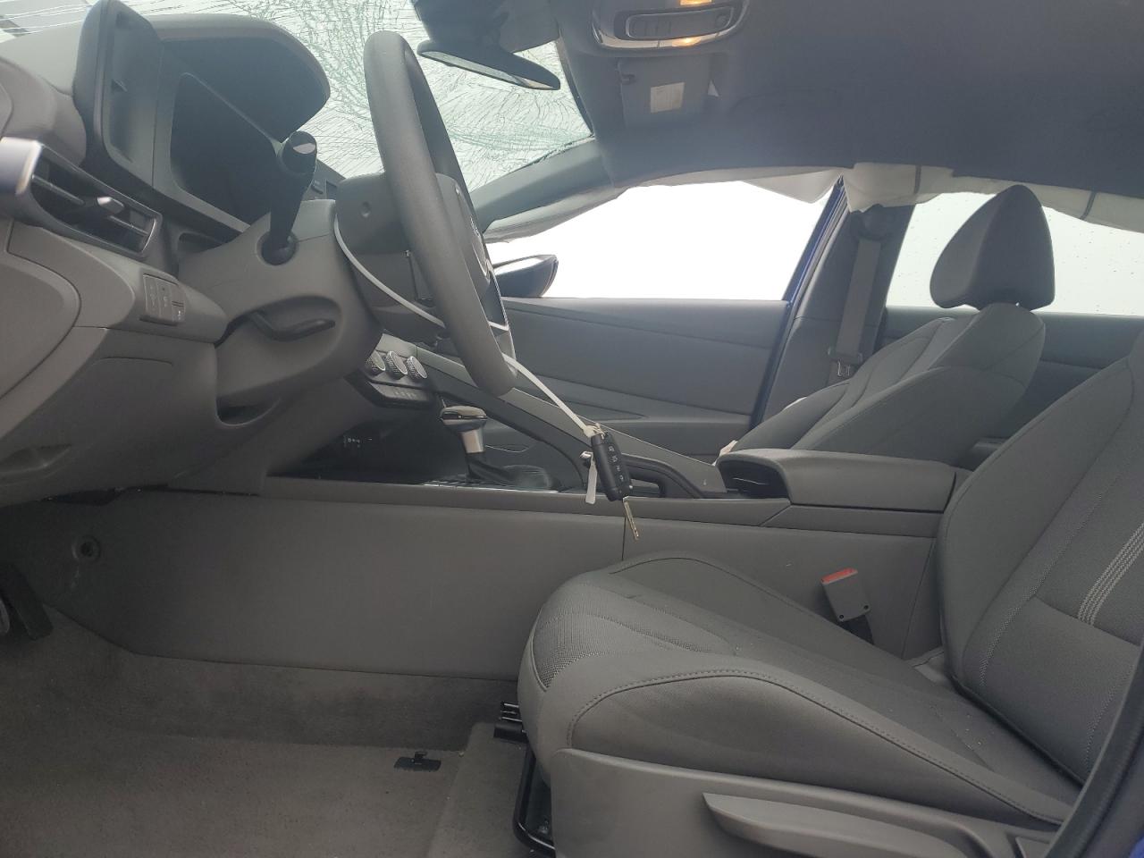 2024 Hyundai Elantra - Image 7