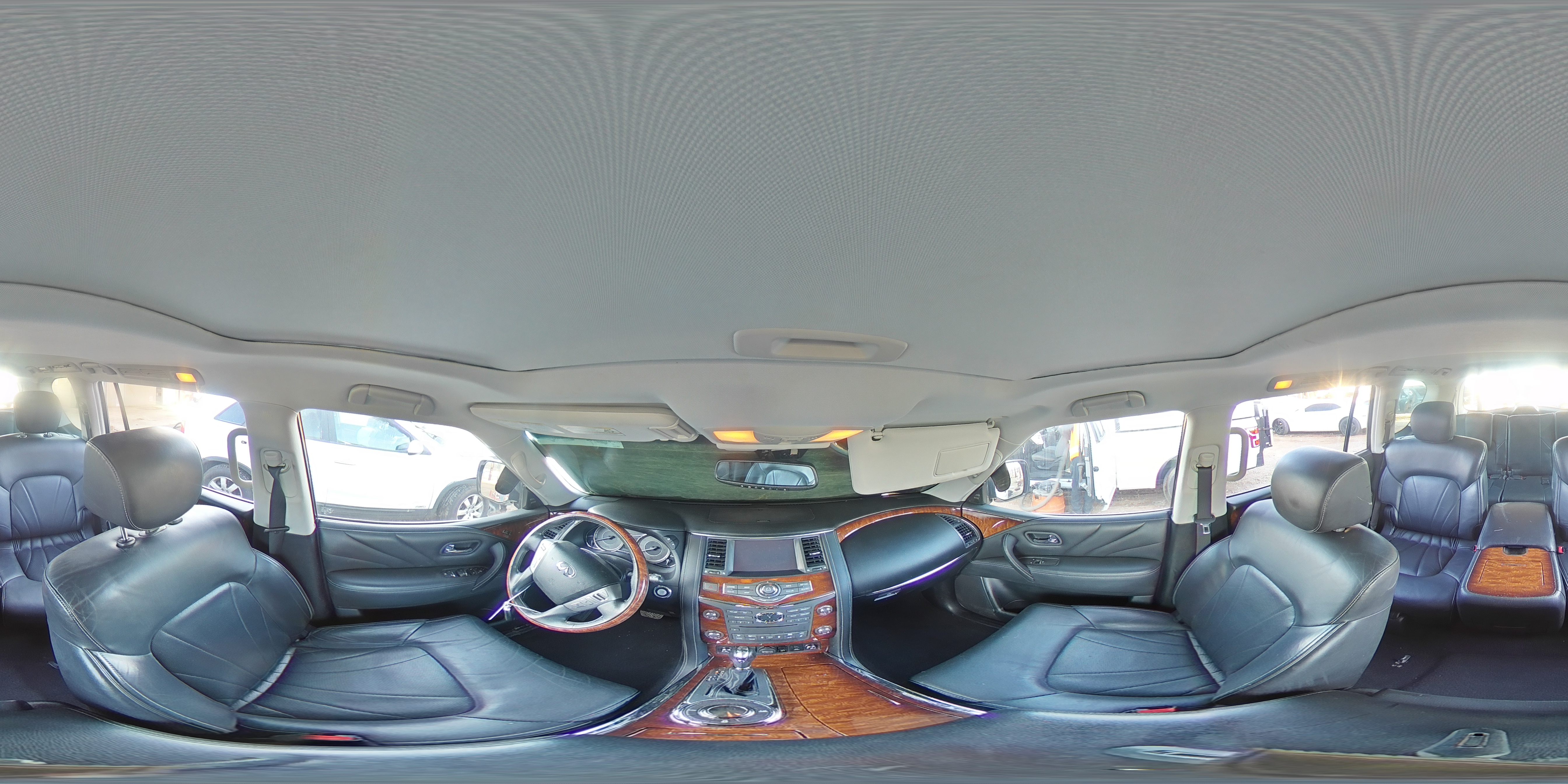 2017 Infiniti QX80 - Image 16