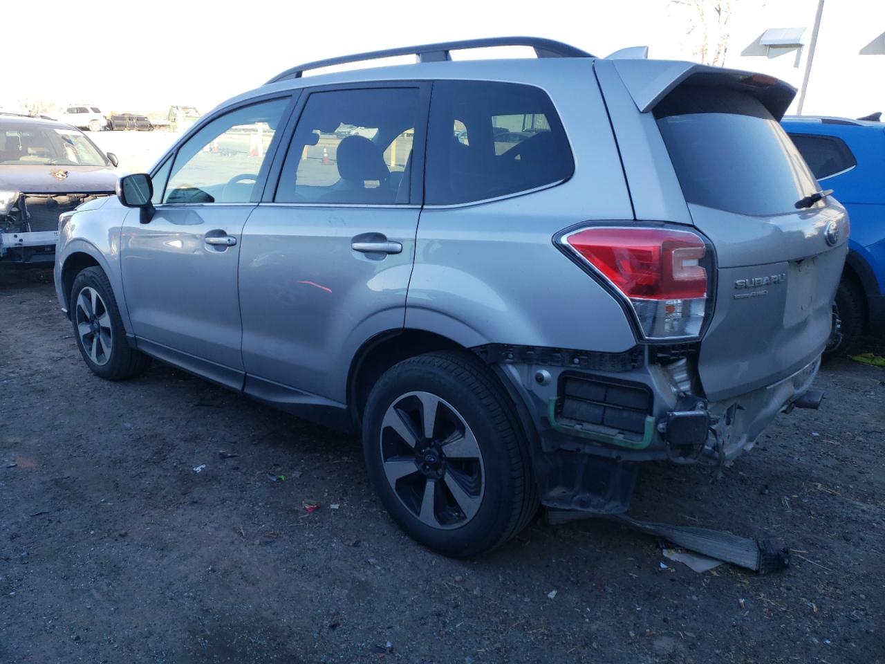 VIN JF2SJARC5JH452278 2018 SUBARU FORESTER no.2