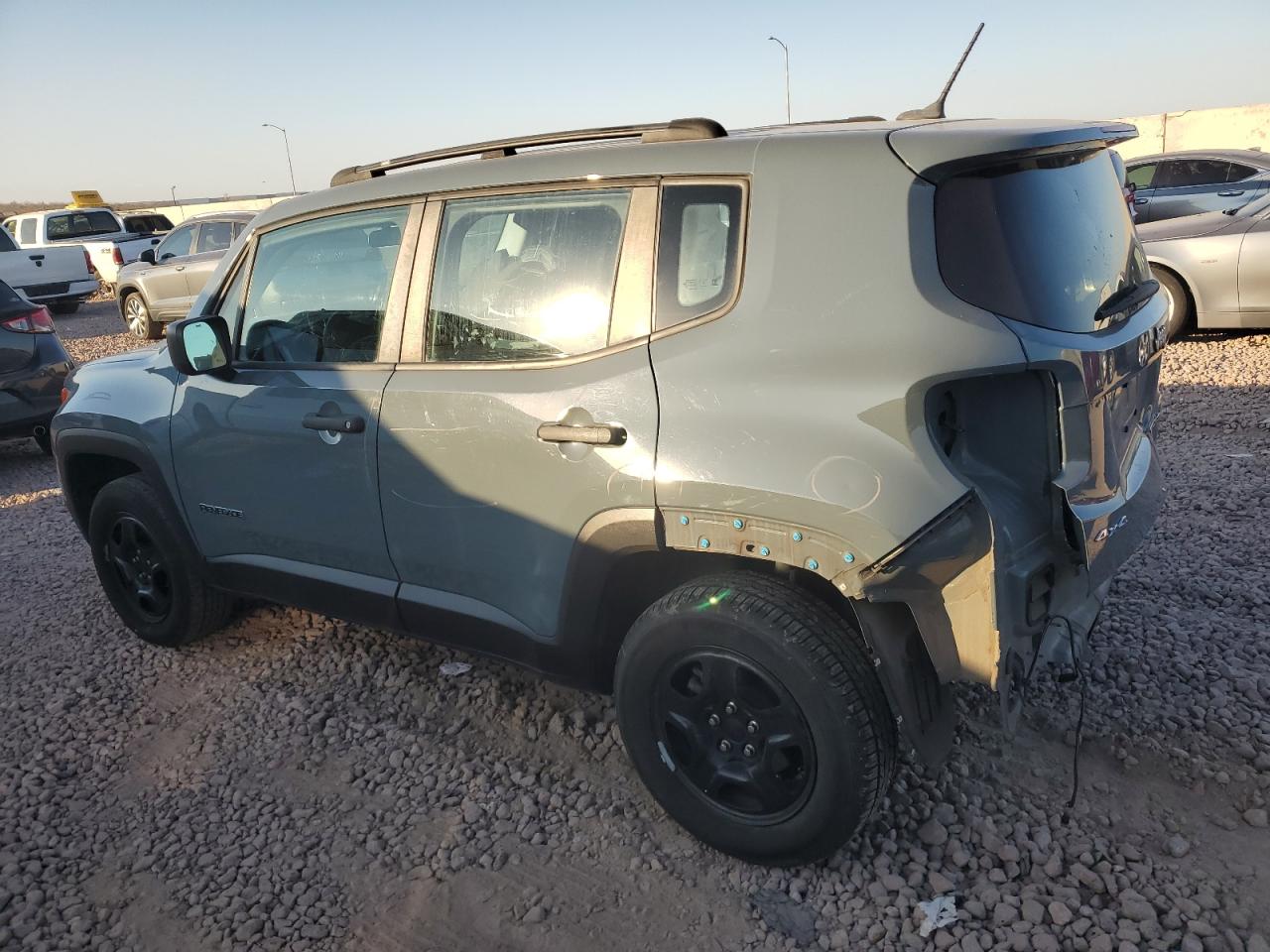 VIN ZACCJBAB5HPF72953 2017 JEEP RENEGADE no.2