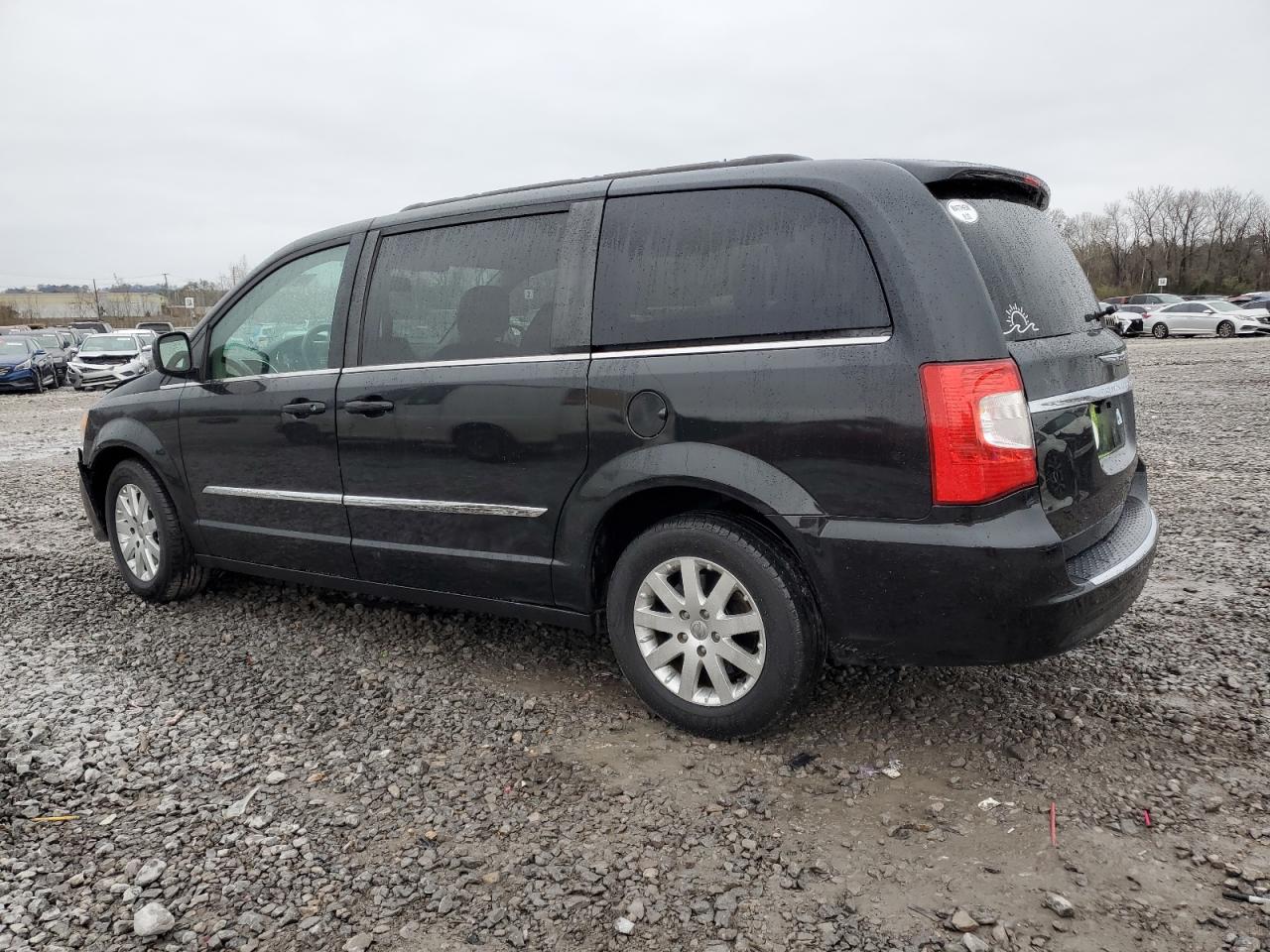 2013 Chrysler Town & Country - Image 2