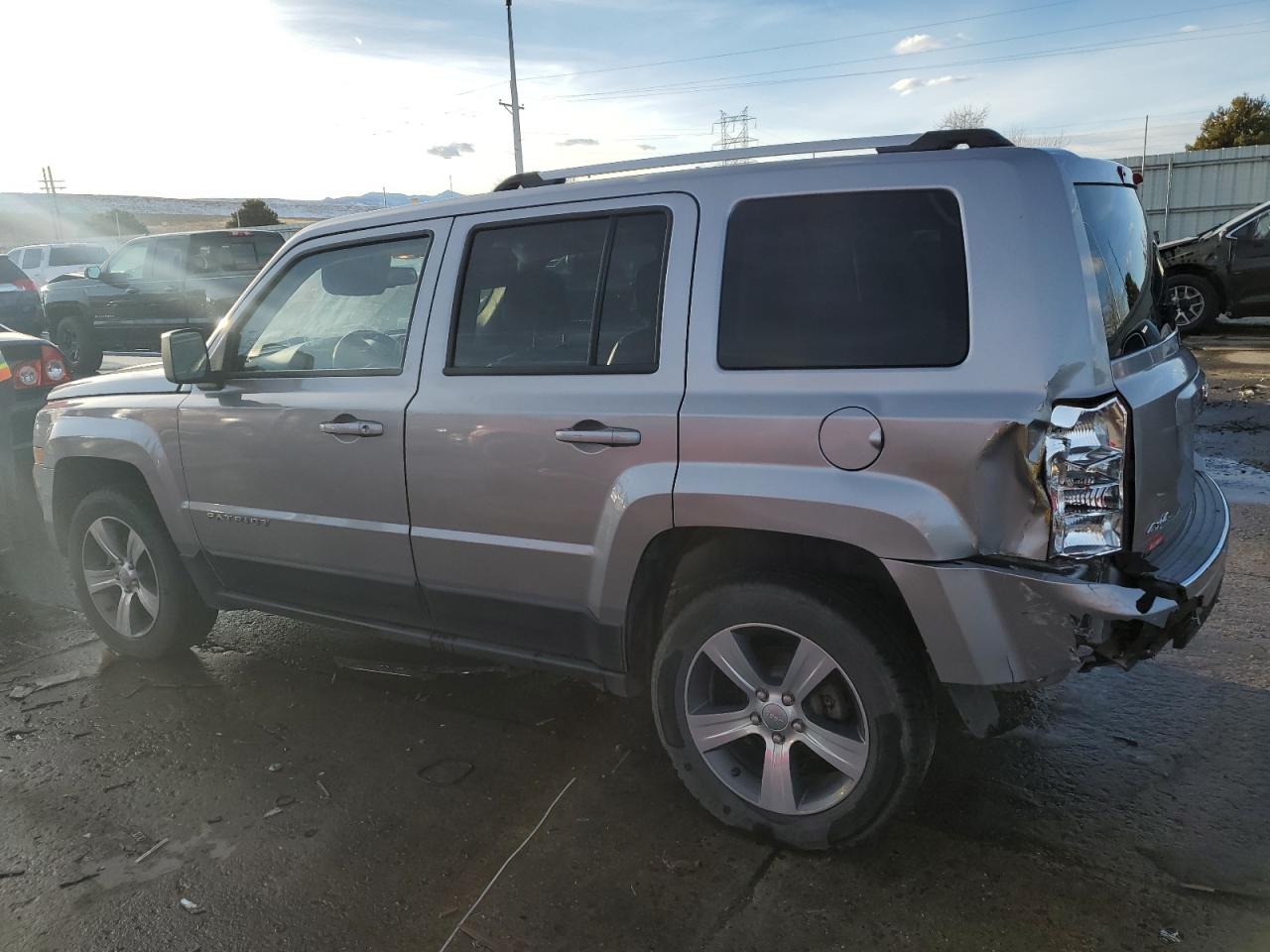 2016 Jeep Liberty (Patriot) - Image 2