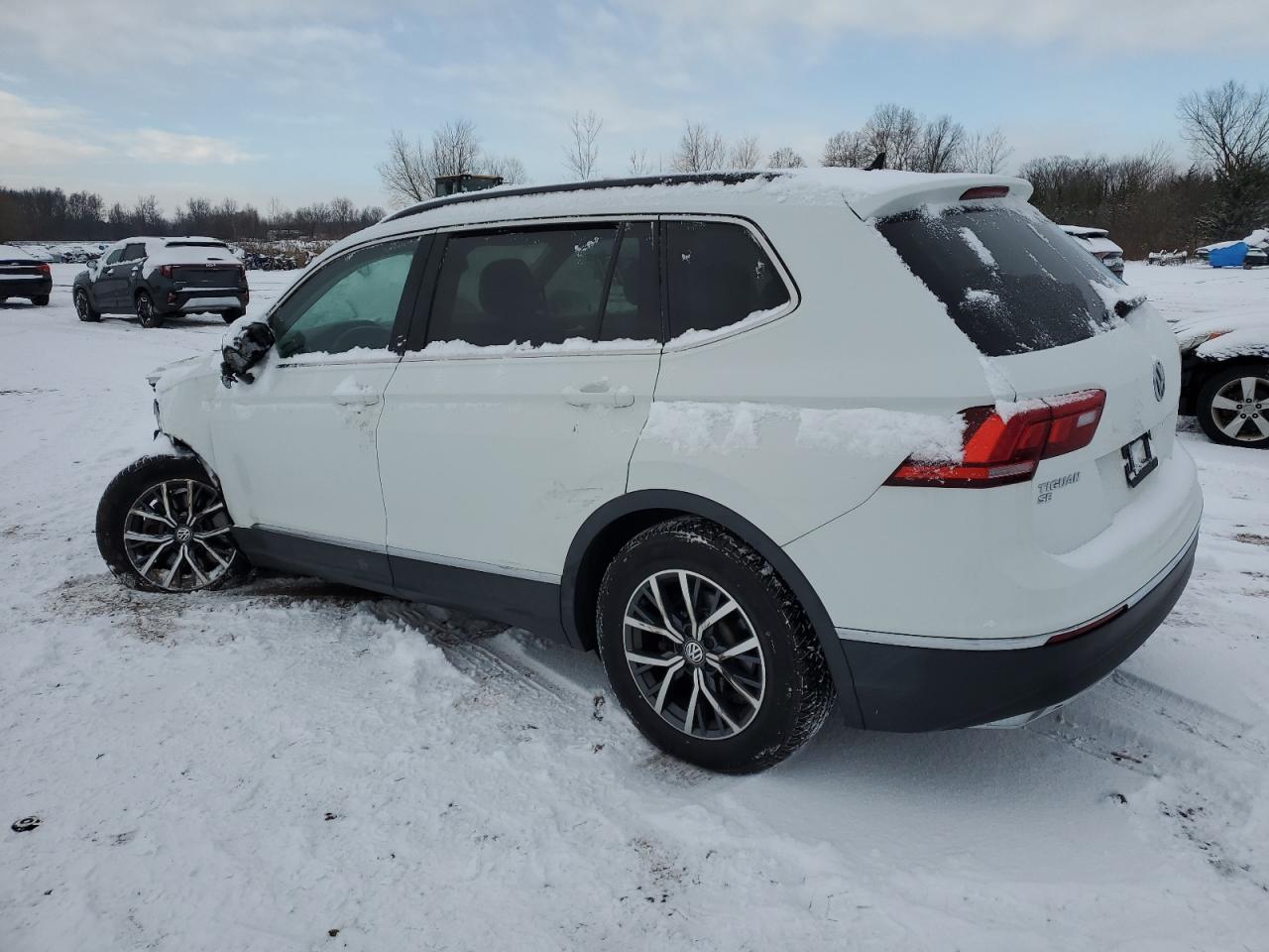 2020 Volkswagen Tiguan - Image 2