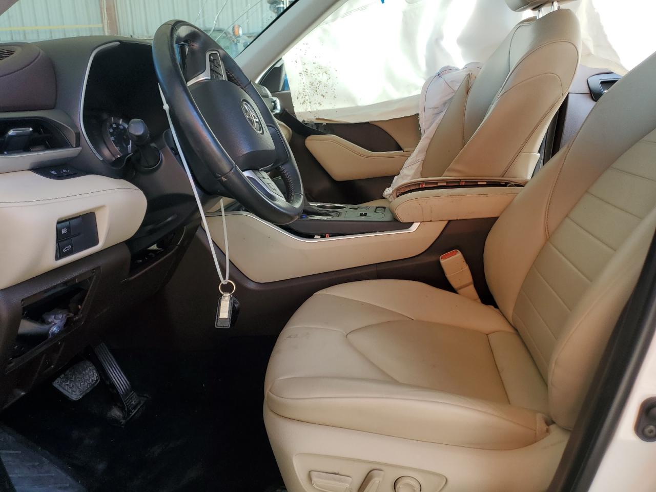 2022 Toyota Highlander - Image 7