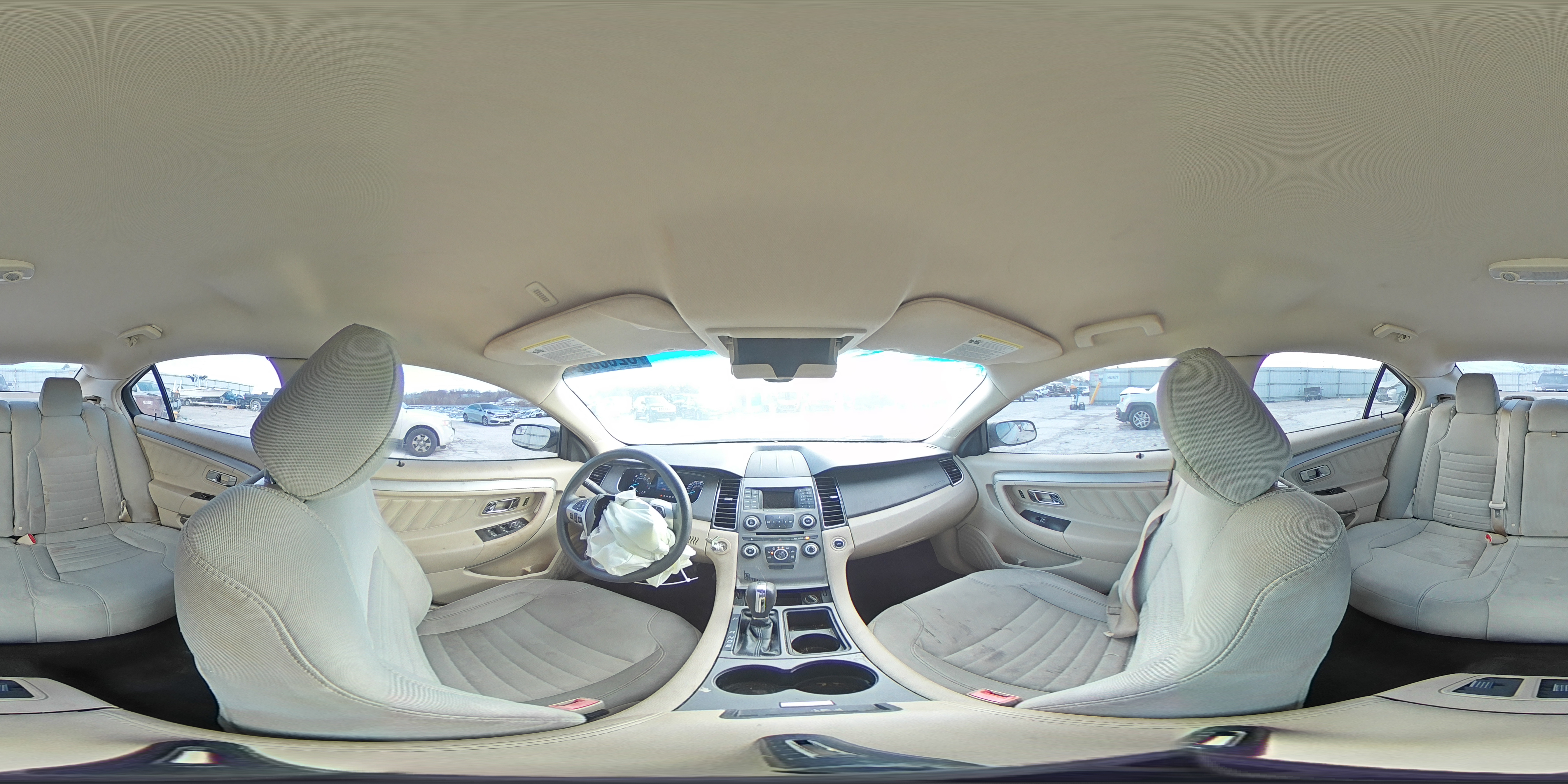 2015 Ford Taurus - Image 13