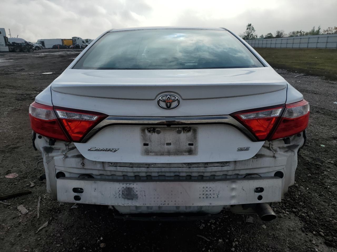 VIN 4T1BF1FK5HU435957 2017 TOYOTA CAMRY no.6