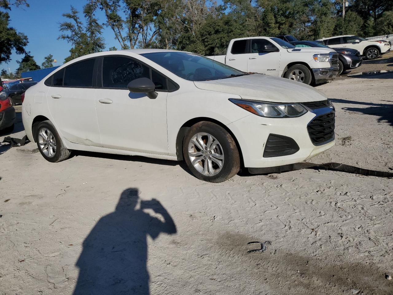 2019 Chevrolet Cruze - Image 4