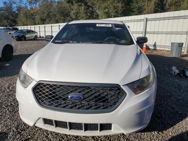 Седаны FORD TAURUS 2015 Белы