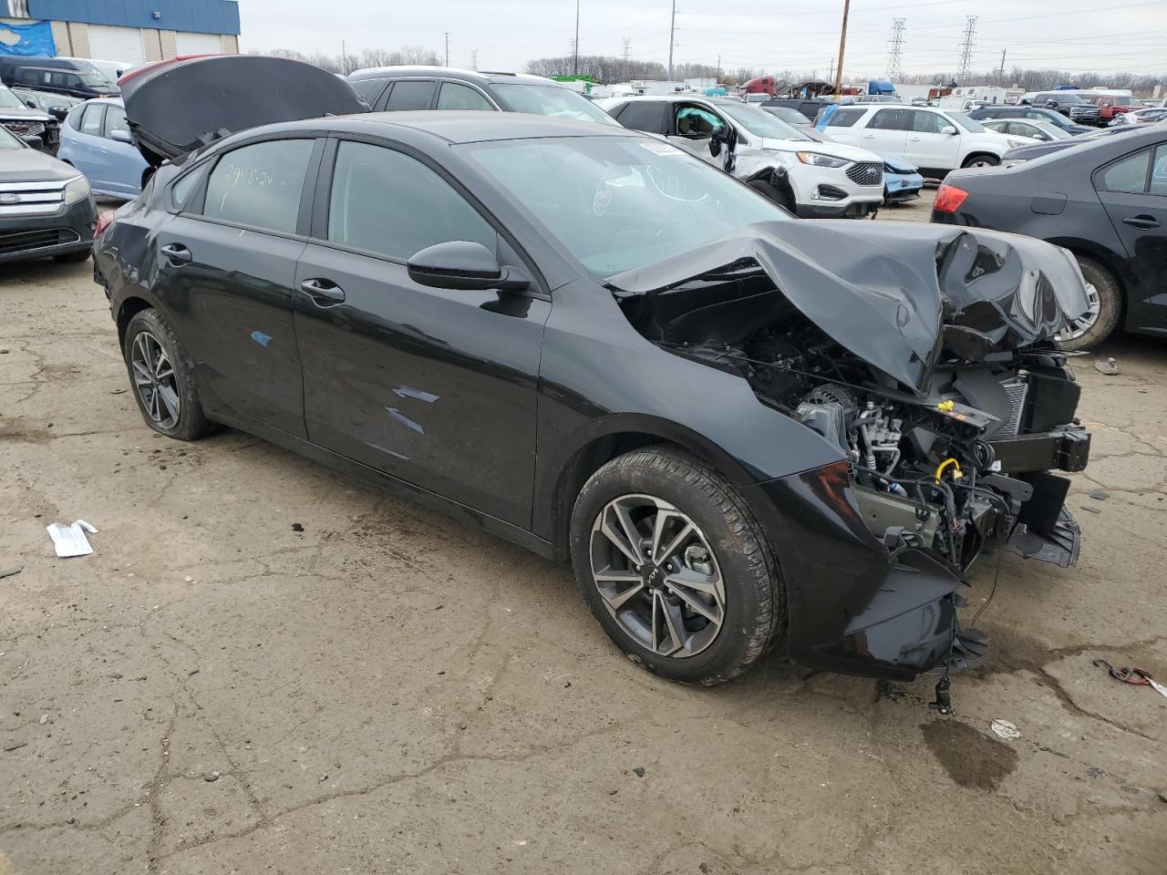 VIN 3KPF24ADXRE825237 2024 KIA FORTE no.4