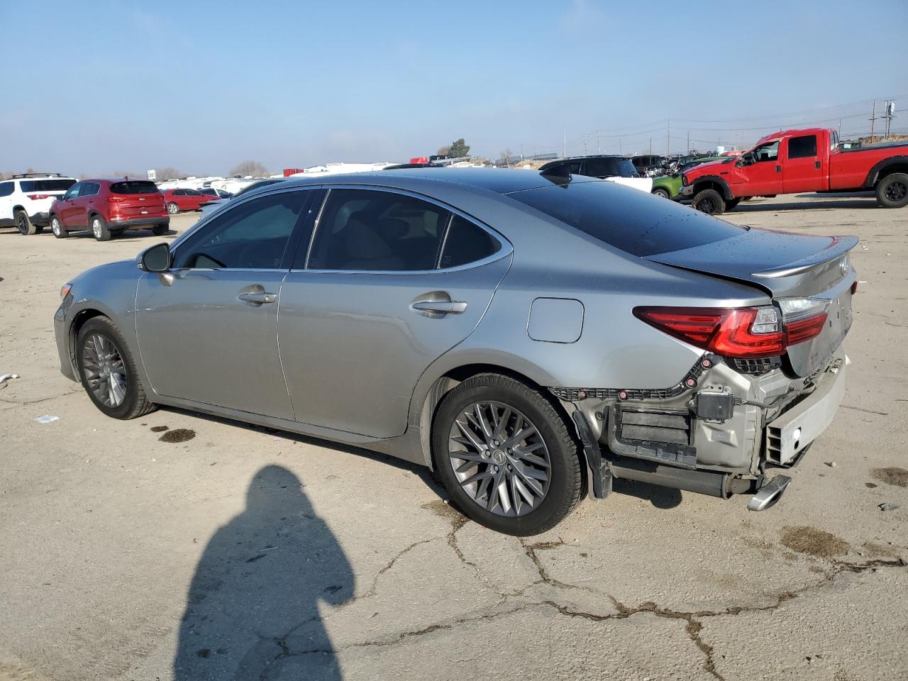 2018 Lexus ES - Image 2