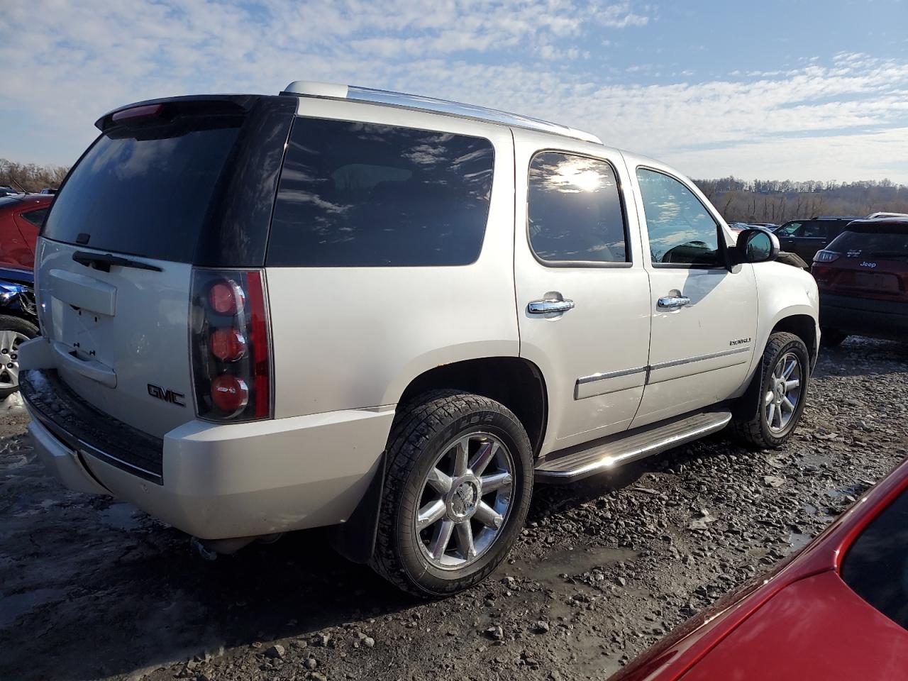 2011 GMC Yukon - Image 3
