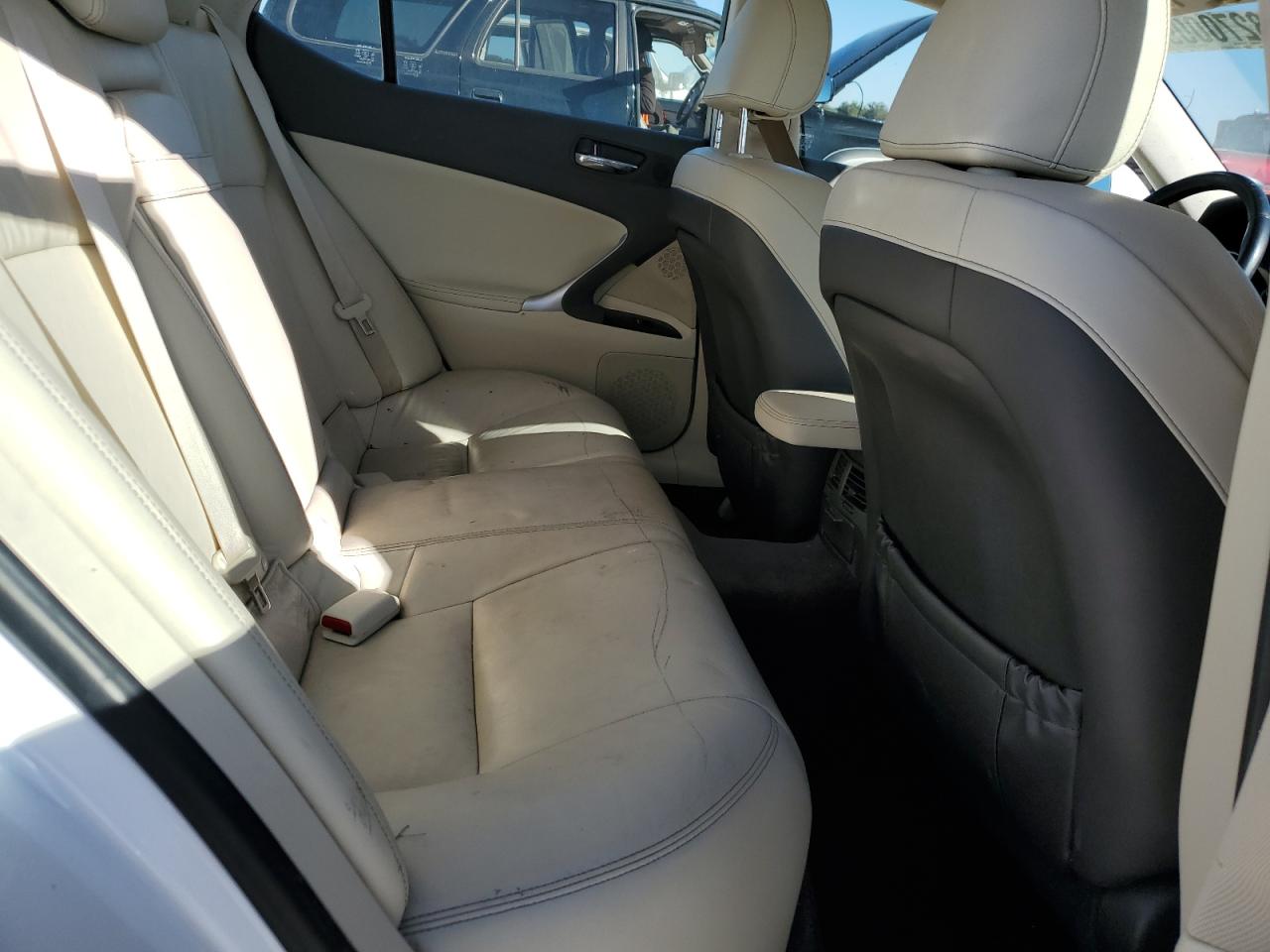 2012 Lexus IS - Image 10