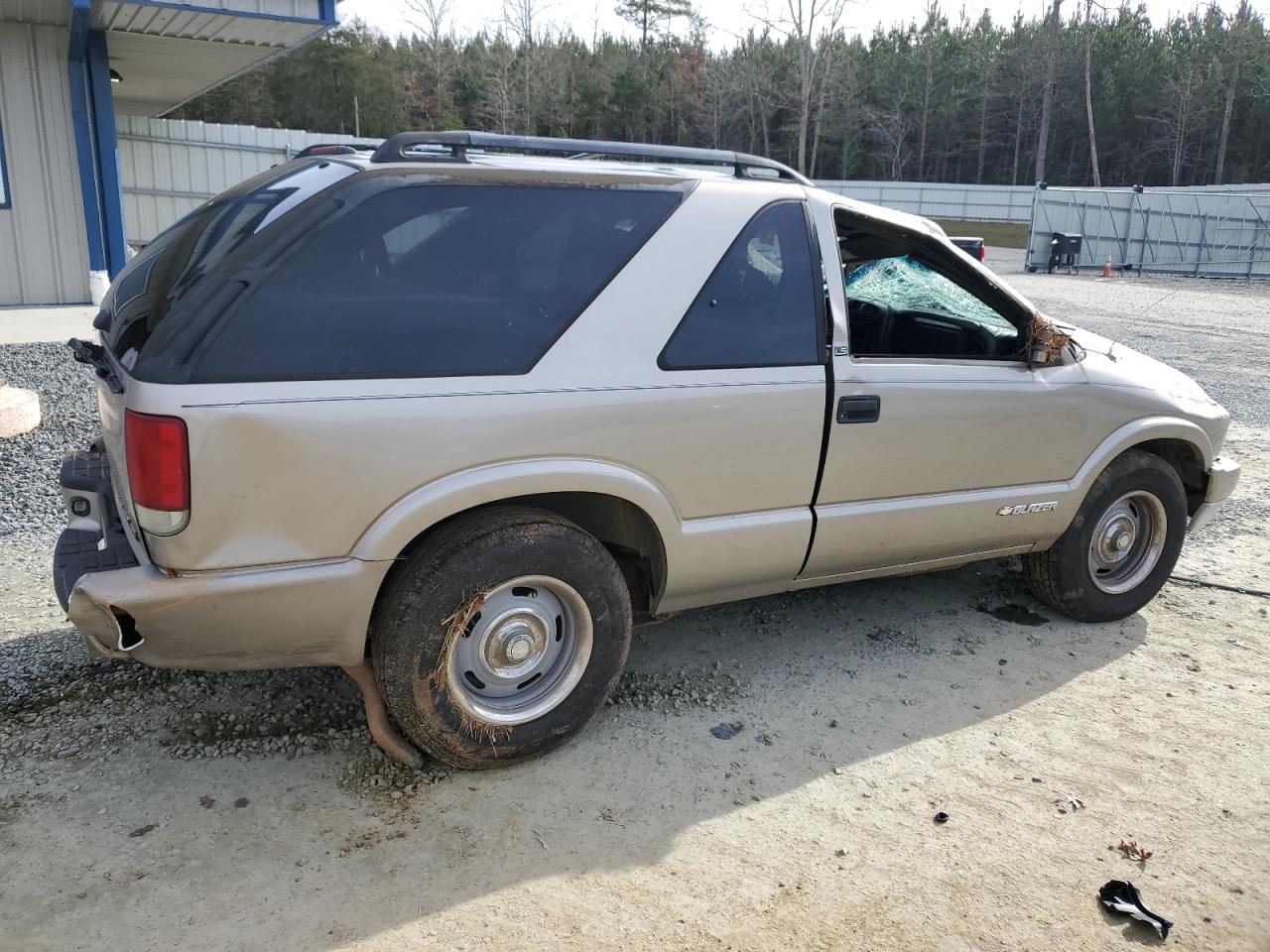 2002 Chevrolet Blazer - Image 3
