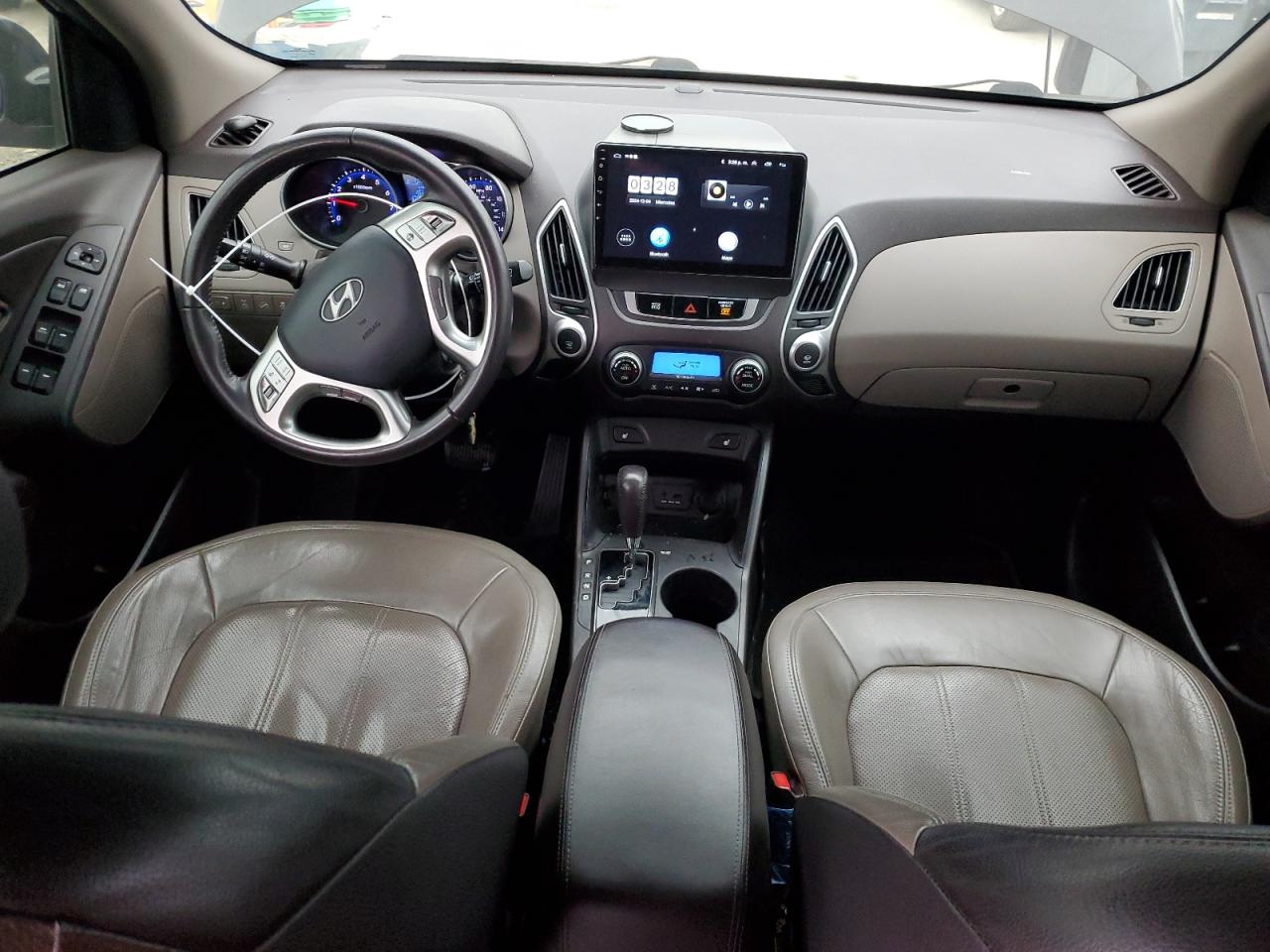 2012 Hyundai Tucson - Image 8