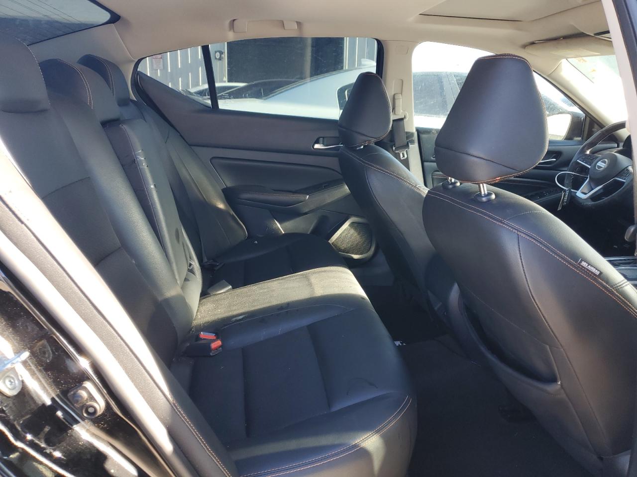 2022 Nissan Altima - Image 10