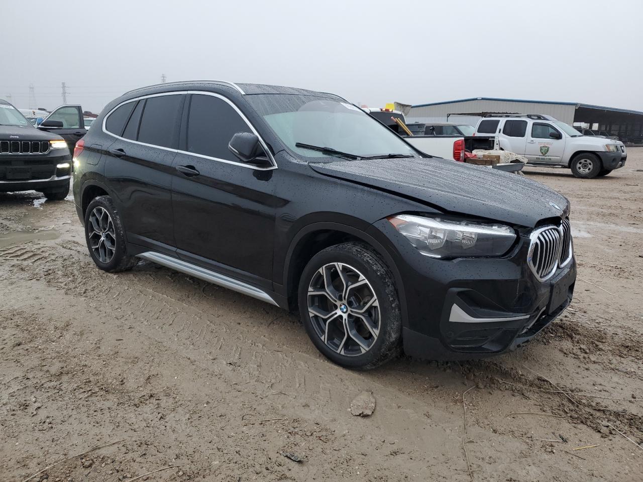 VIN WBXJG7C08M5S94926 2021 BMW X1 no.4