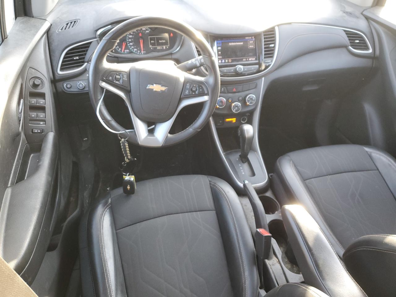 2022 Chevrolet Trax - Image 8