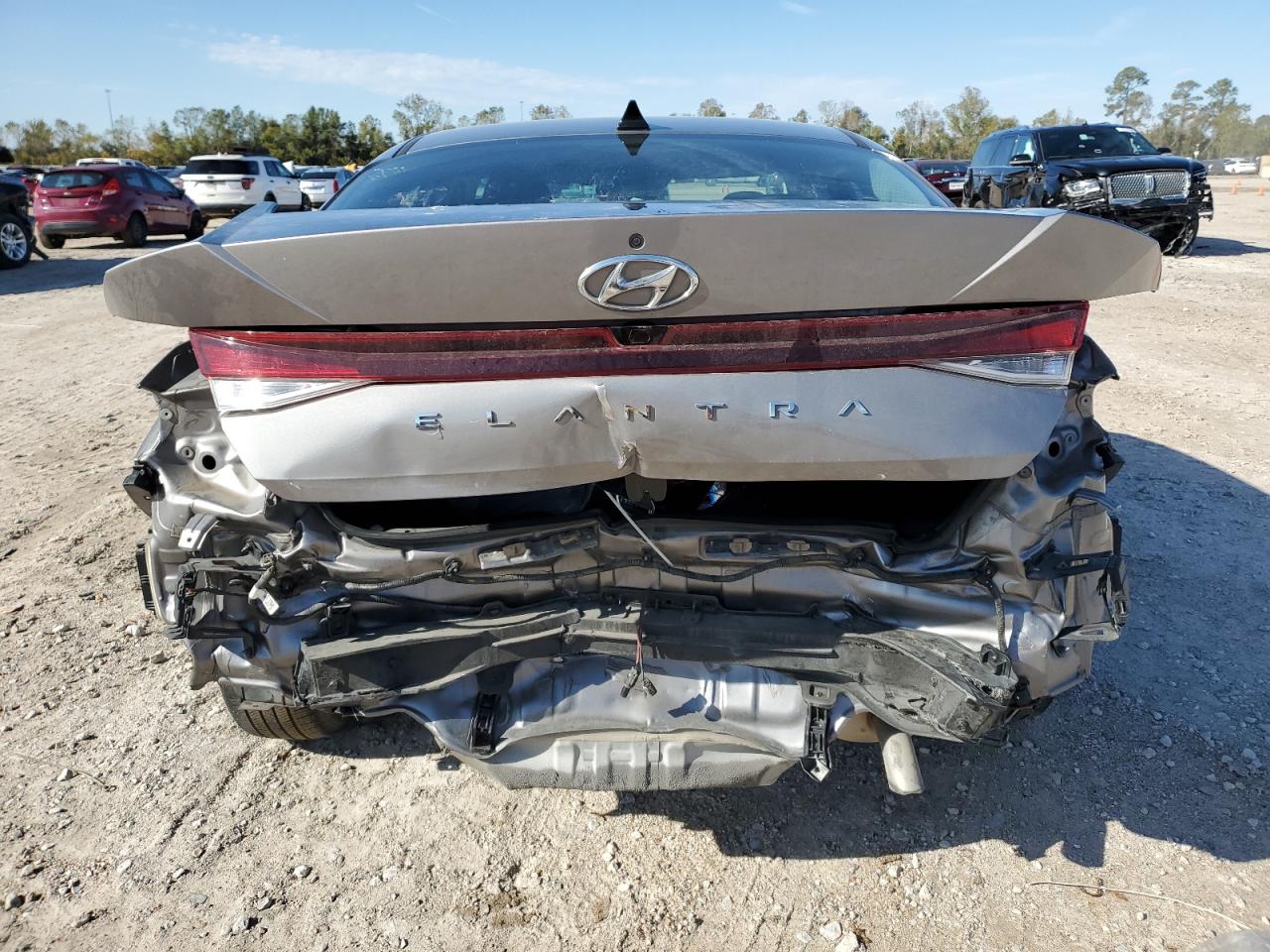 2021 Hyundai Elantra - Image 6