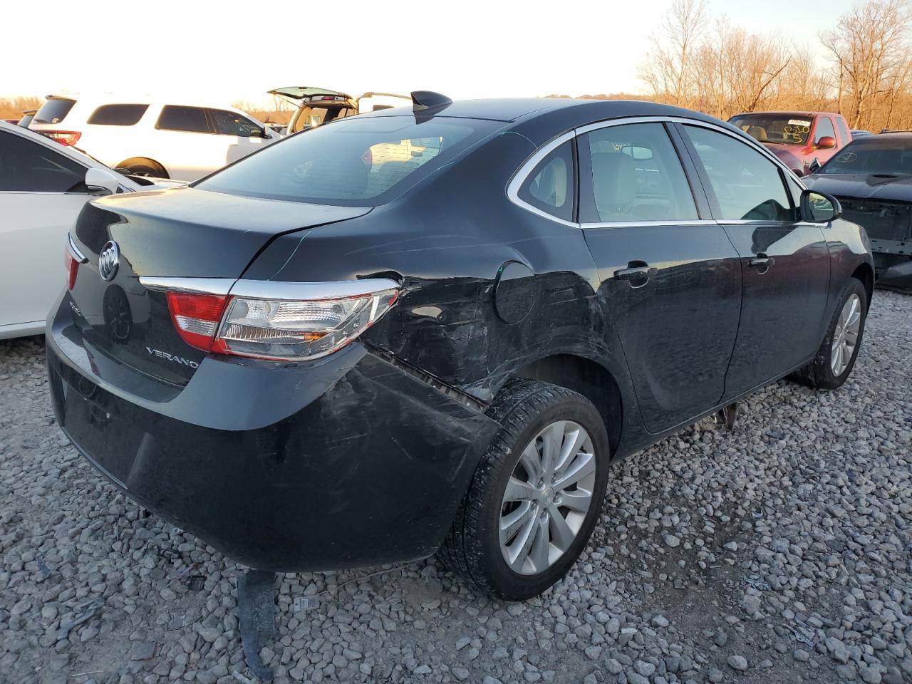 VIN 1G4PP5SK2G4107572 2016 BUICK VERANO no.3