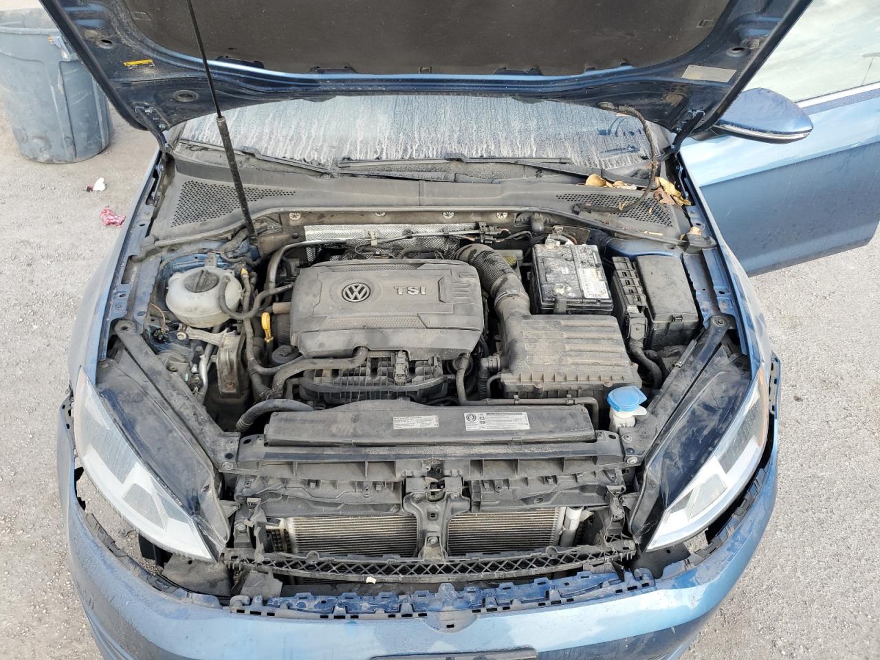 2016 Volkswagen Golf - Image 12