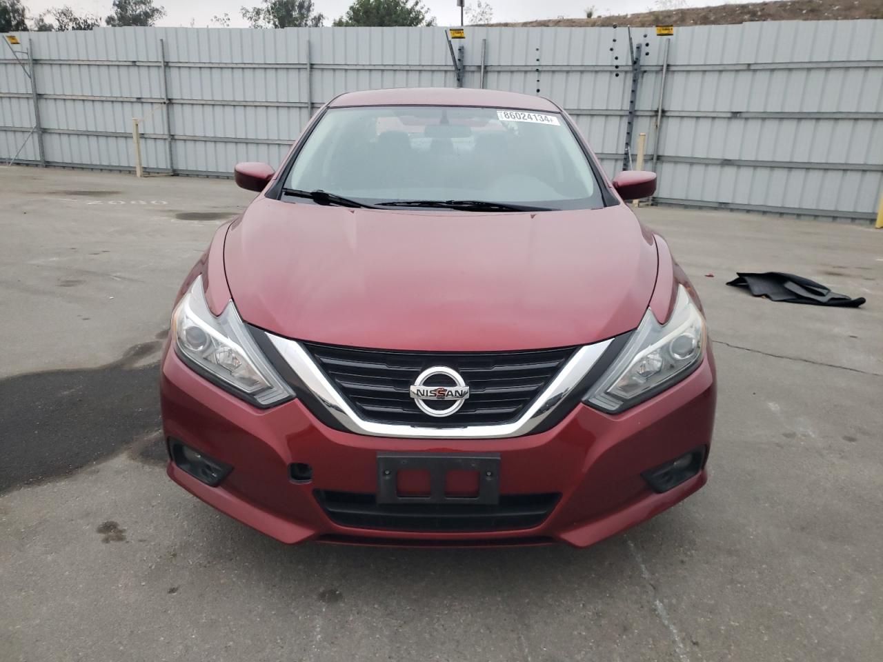 VIN 1N4AL3AP8JC213700 2018 NISSAN ALTIMA no.5