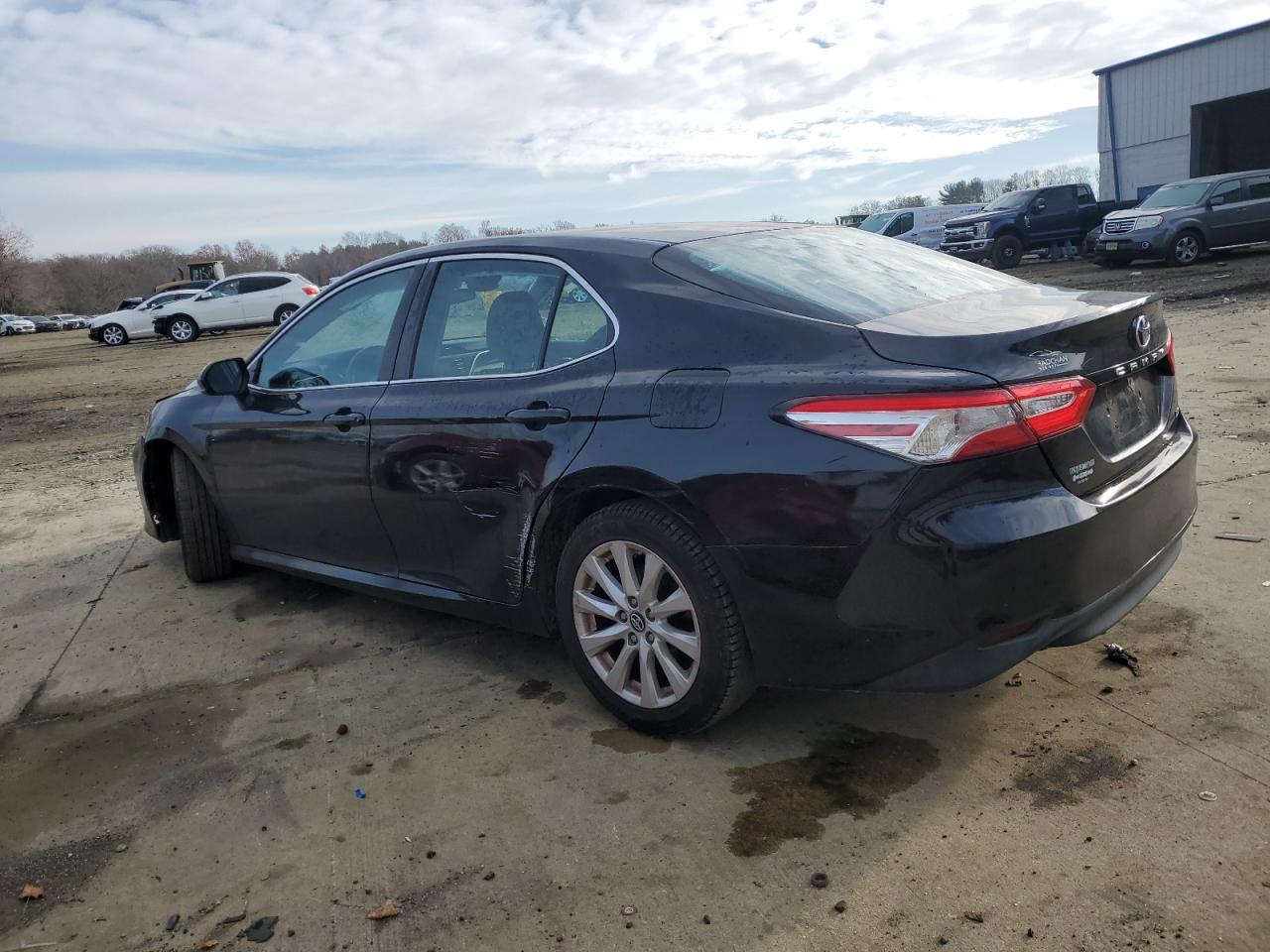 VIN 4T1B11HK7JU521837 2018 TOYOTA CAMRY no.2