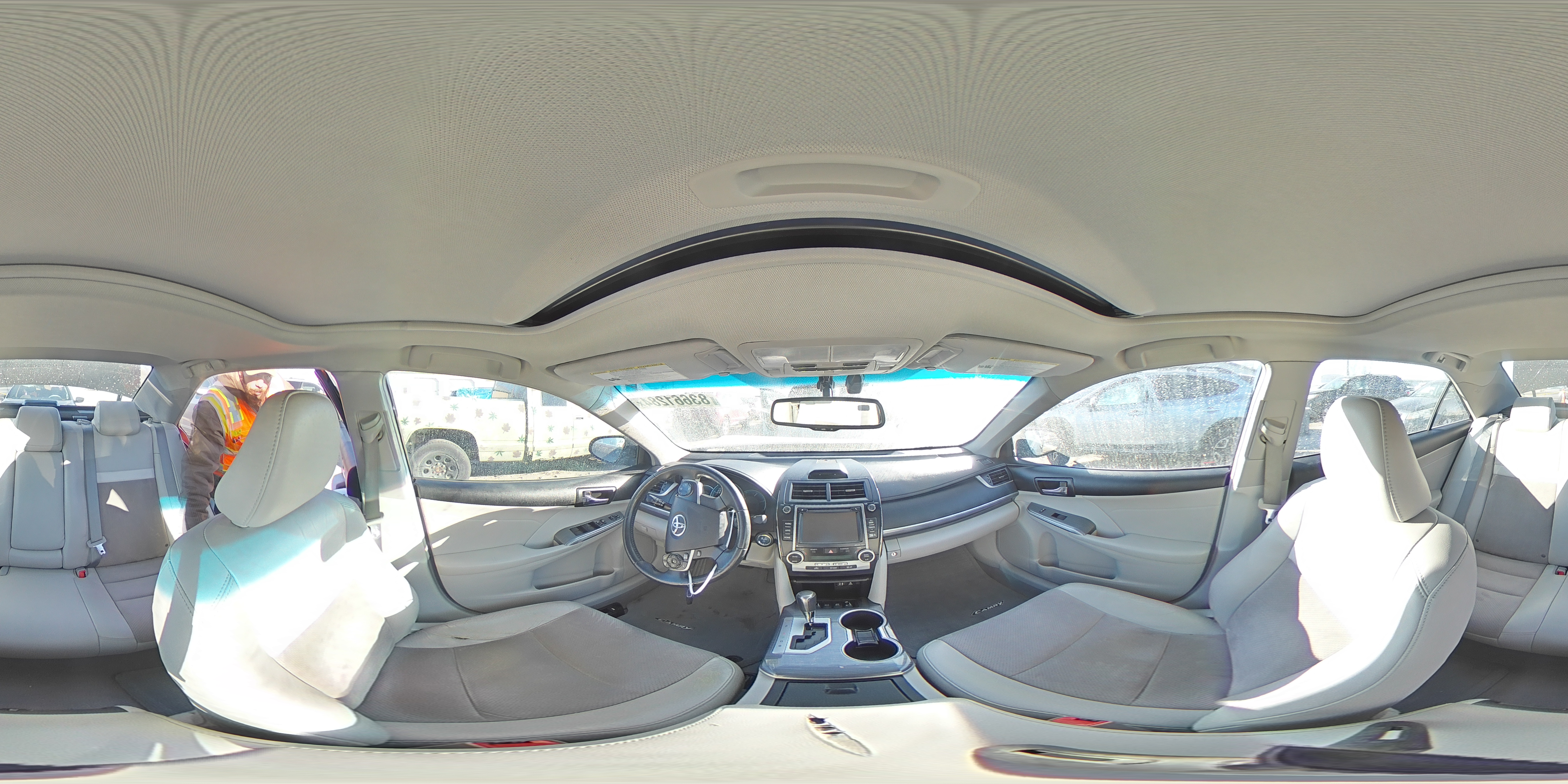 2014 Toyota Camry - Image 13