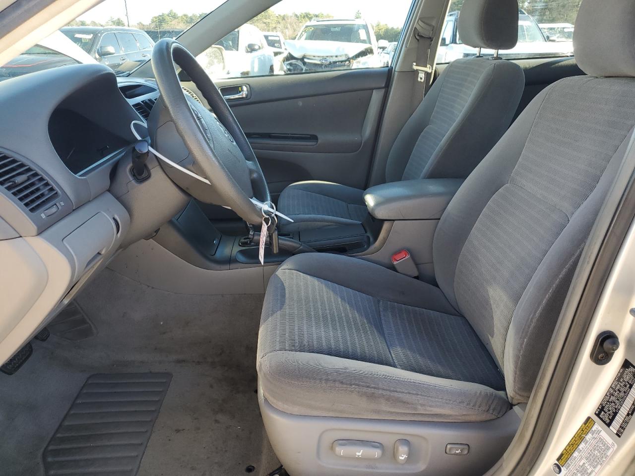 2005 Toyota Camry - Image 7