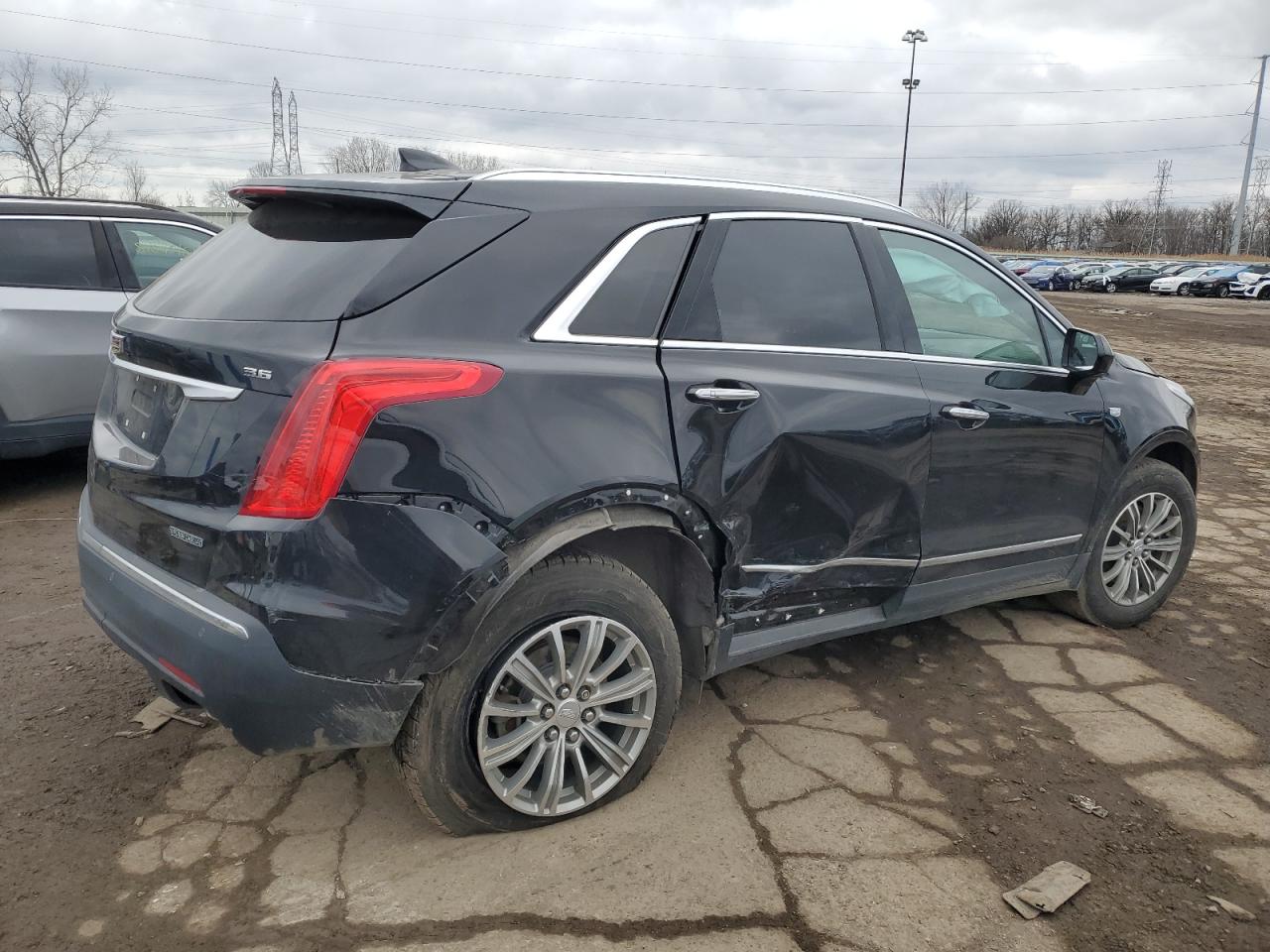2019 Cadillac XT5 - Image 3