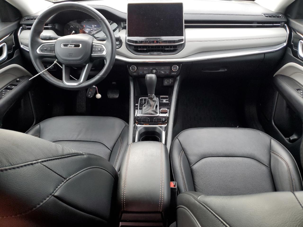 2022 Jeep Compass - Image 8