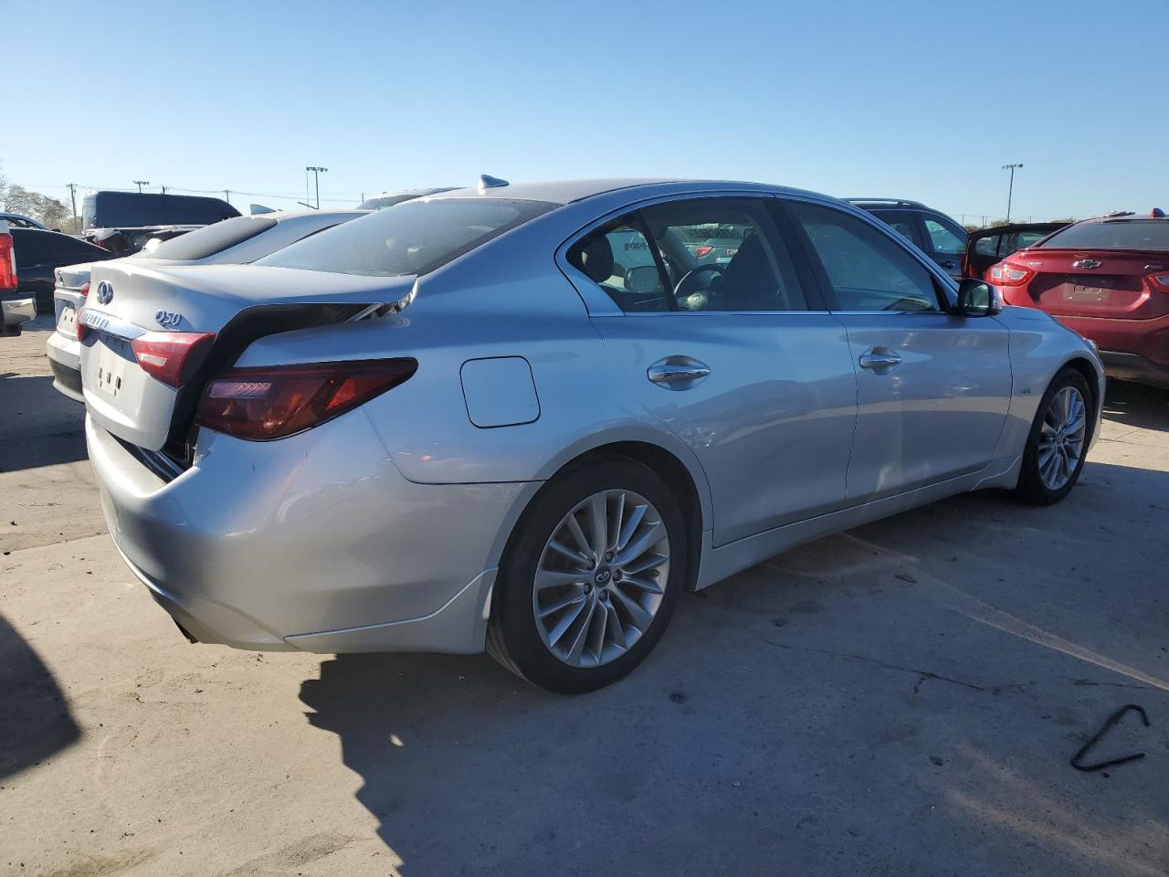 VIN JN1EV7ARXJM431763 2018 INFINITI Q50 no.3