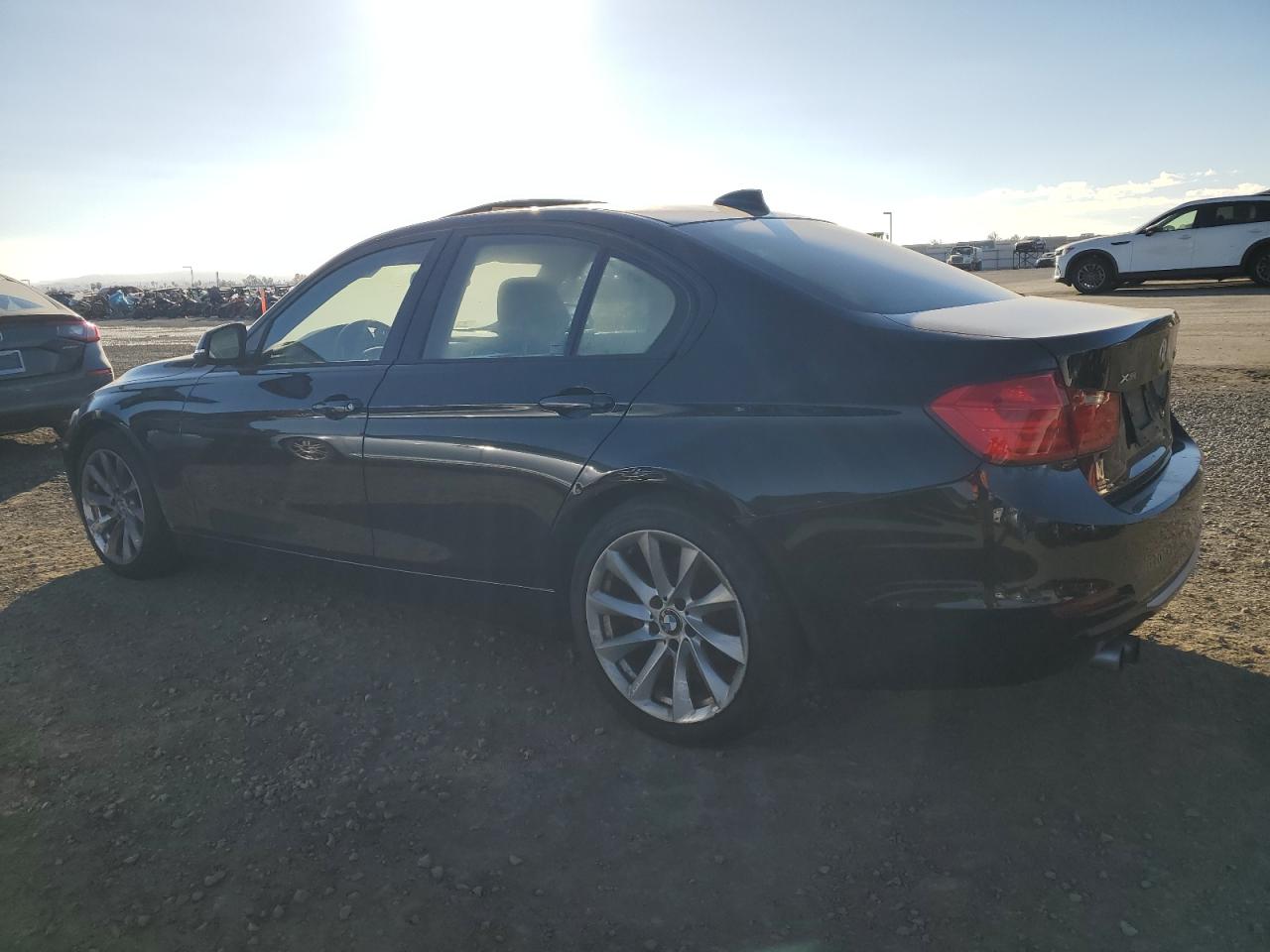 VIN WBA3B3C52DF145914 2013 BMW 3 SERIES no.2