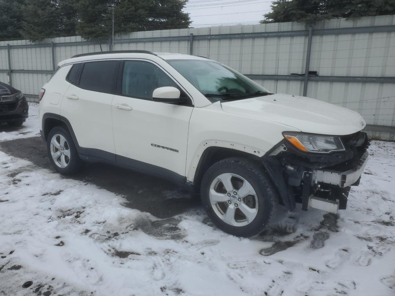 VIN 3C4NJDBB3JT479432 2018 JEEP COMPASS no.4